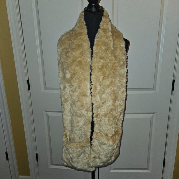 CAbi Faux Fur Tan Scarf - Picture 2 of 5